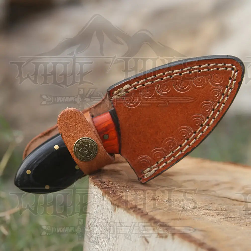 Handmade Damascus Steel Skinner Knife - Buffalo Horn & Wood Handle - 5.5" Full Tang Damascus Knife