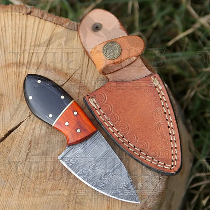 Handmade Damascus Steel Skinner Knife - Buffalo Horn & Wood Handle - 5.5" Full Tang Damascus Knife