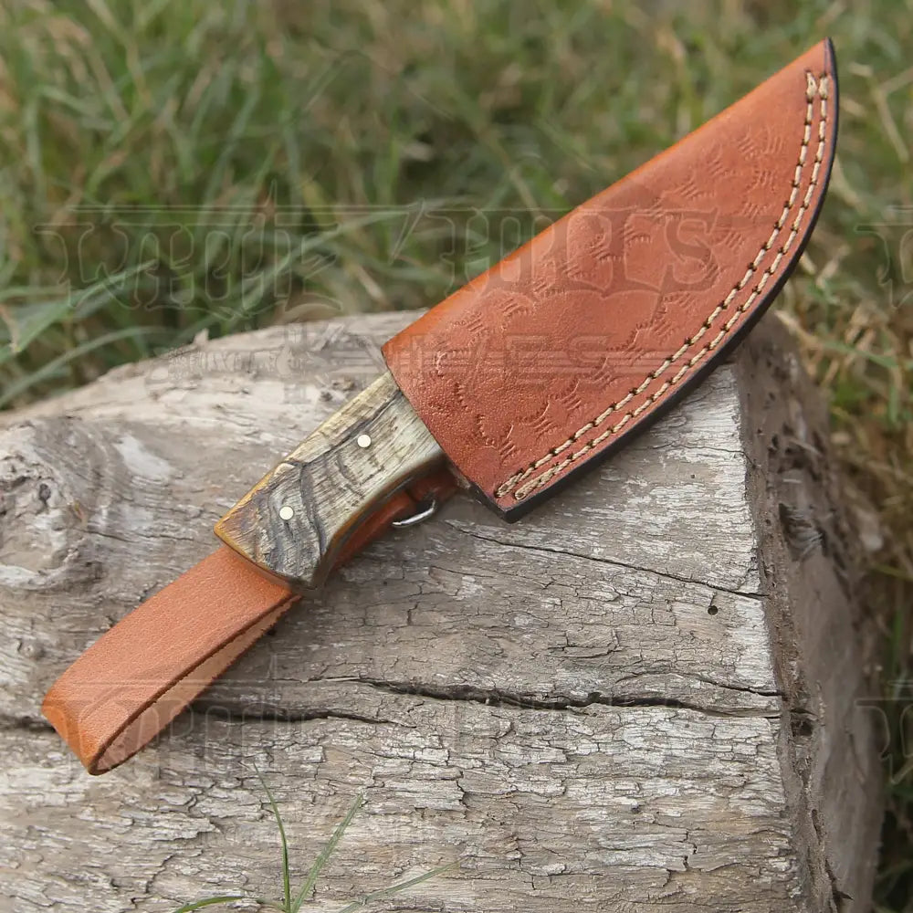 Handmade Damascus Steel Skinner Knife - Ram Horn Handle - 5.5" Full Tang Damascus Knife